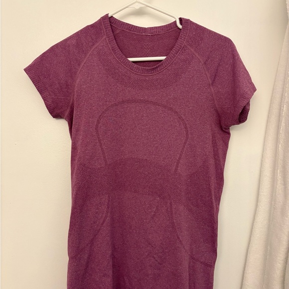 lululemon athletica Tops - lululemon athletica Berry Short Sleeve Tee